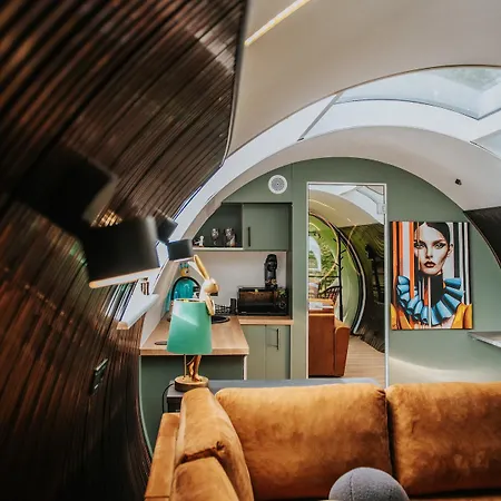 펜션 Panoramic Tube With Sauna & Hot Tub *